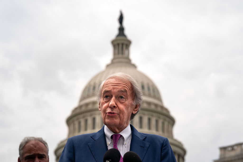 Democrats and arms control experts are warning that the United States’ nuclear weapons reduction treaty with Russia that expires Thursday needs to be extended soon.