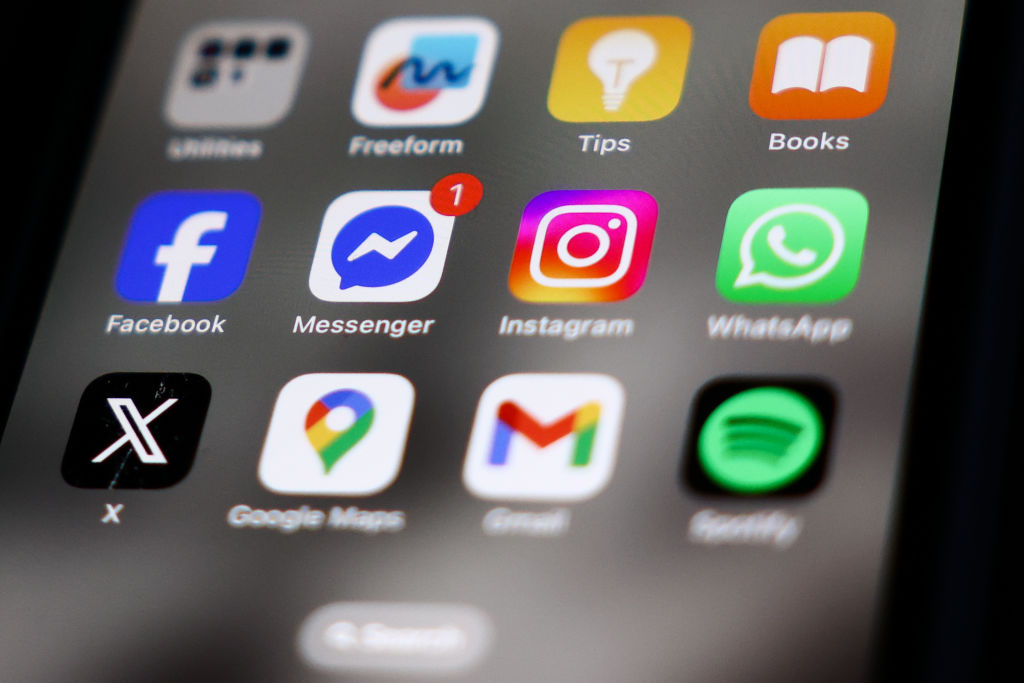 The bipartisan House duo behind a bill that would take on Apple’s and Google’s smartphone app stores is ramping up their push to get support.