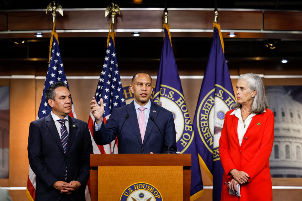 House Democratic leaders presented polling this afternoon that showed voters narrowly blame Republicans and President Donald Trump more than Democrats for the government shutdown.